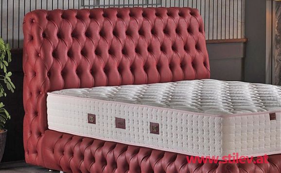 Elegant Bett mit Matratze 160x200 cm.