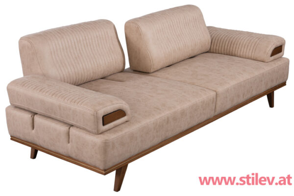 946b01feeac1755147ef3aed6e3421ff