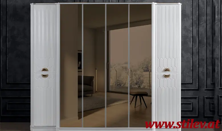 Istanbul Kleiderschrank