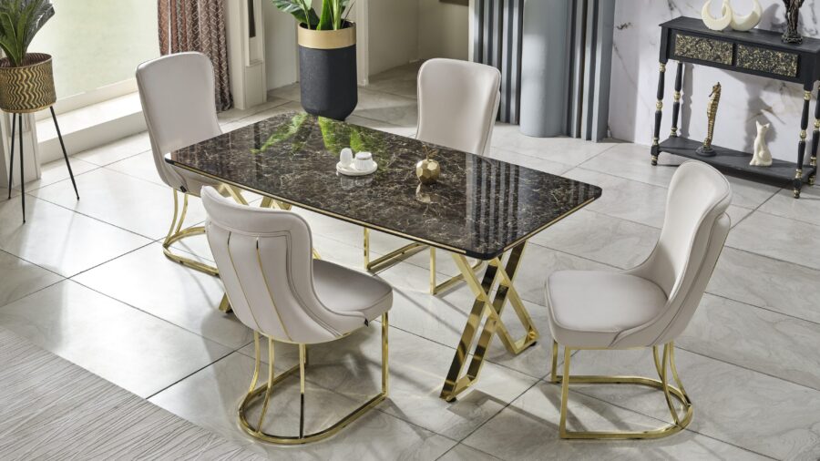 Luna masa 0336 scaled e1764248229738