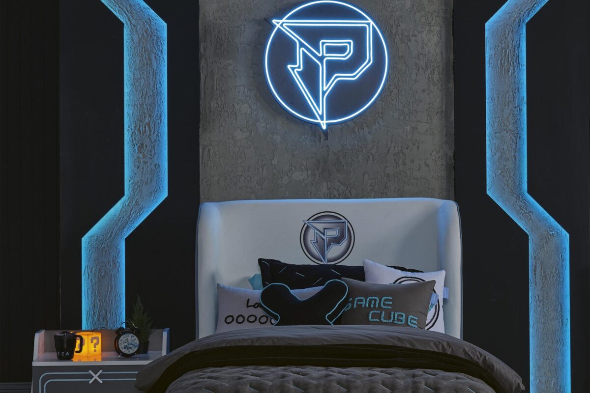 Game Cube Young Room (2)