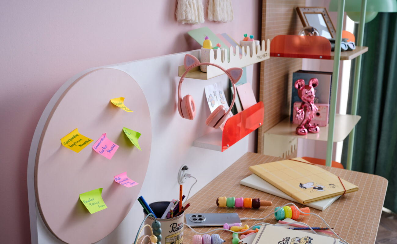 JOLLY YOUNG ROOM (15)