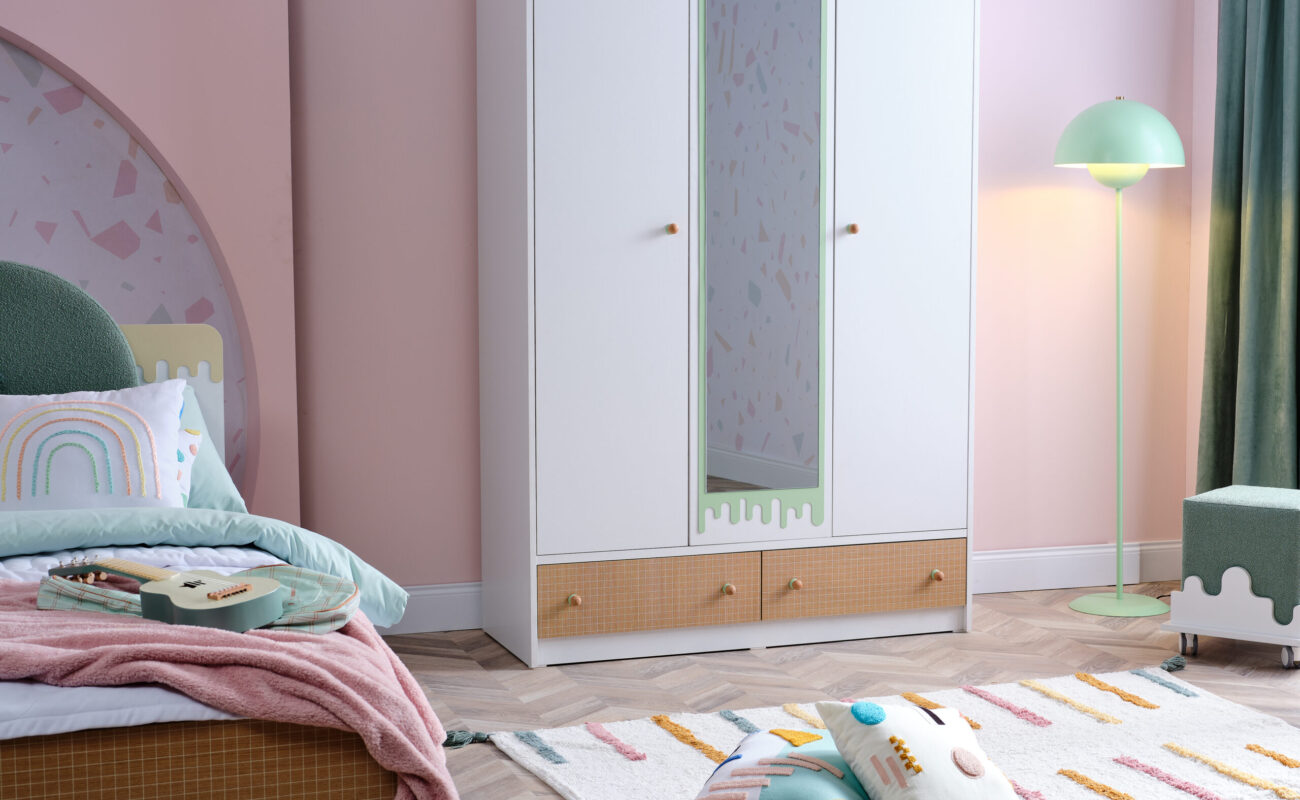 JOLLY YOUNG ROOM (17)
