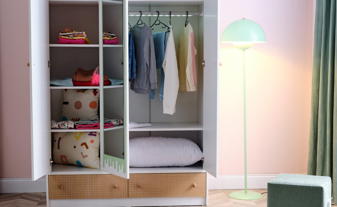 JOLLY YOUNG ROOM (18)