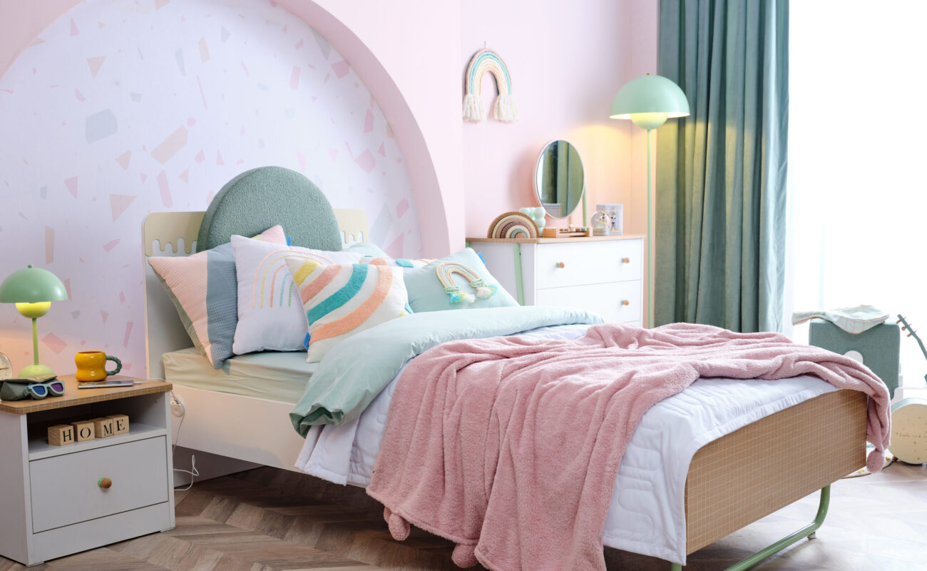 JOLLY YOUNG ROOM (3)