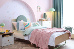 JOLLY YOUNG ROOM (3)