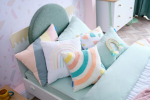 JOLLY YOUNG ROOM (4)