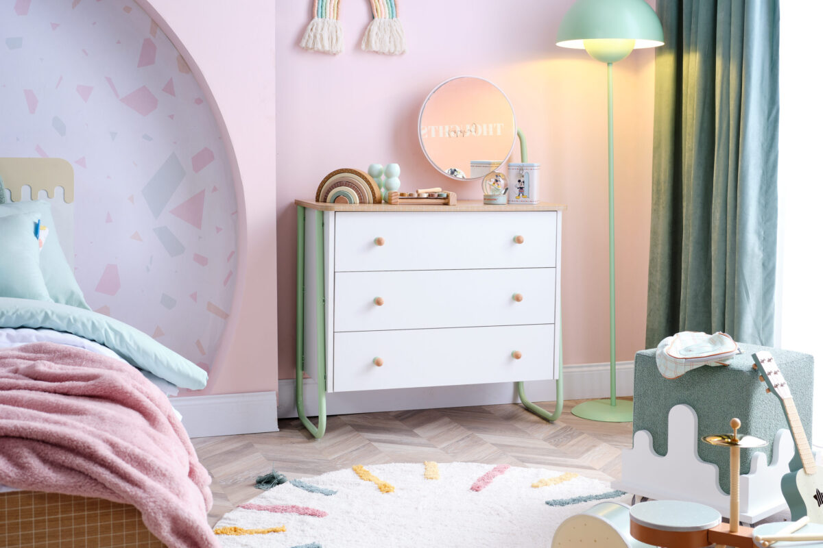 JOLLY YOUNG ROOM (5)