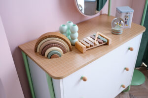 JOLLY YOUNG ROOM (6)