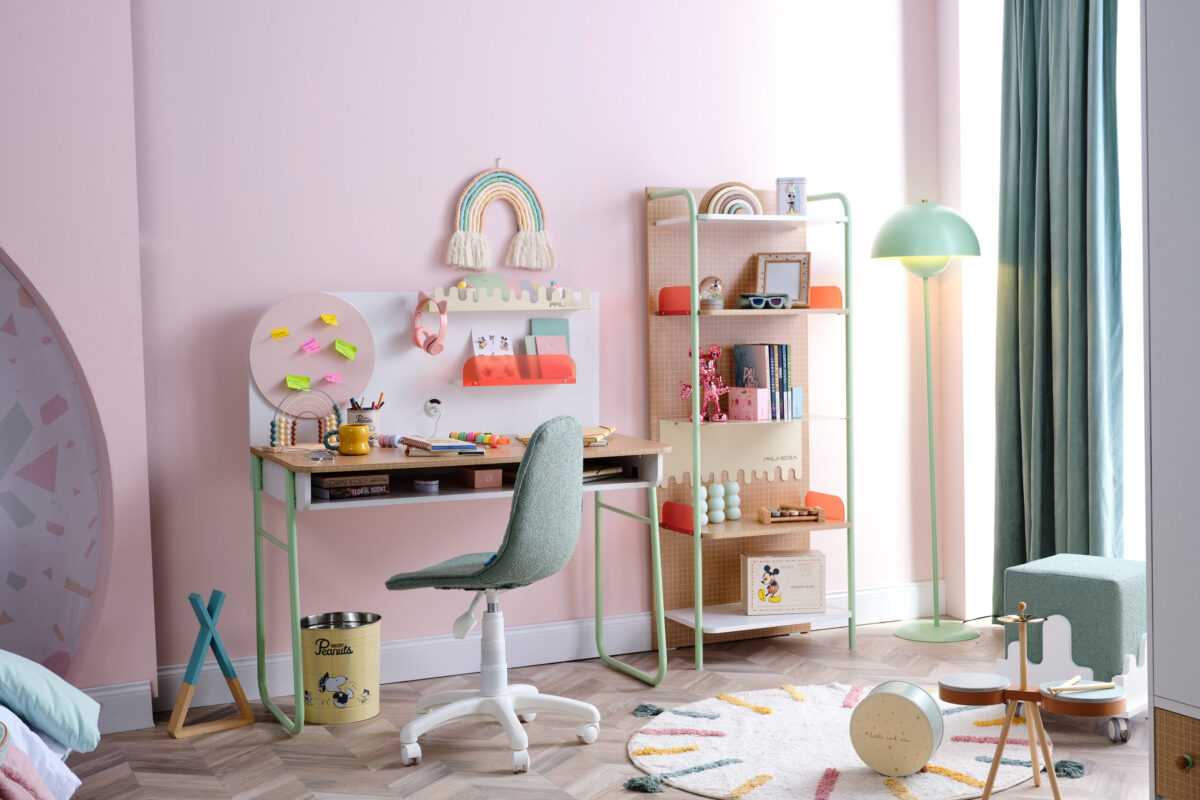 JOLLY YOUNG ROOM (8)