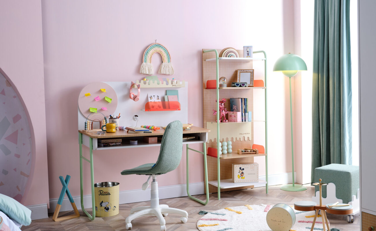 JOLLY YOUNG ROOM (8)