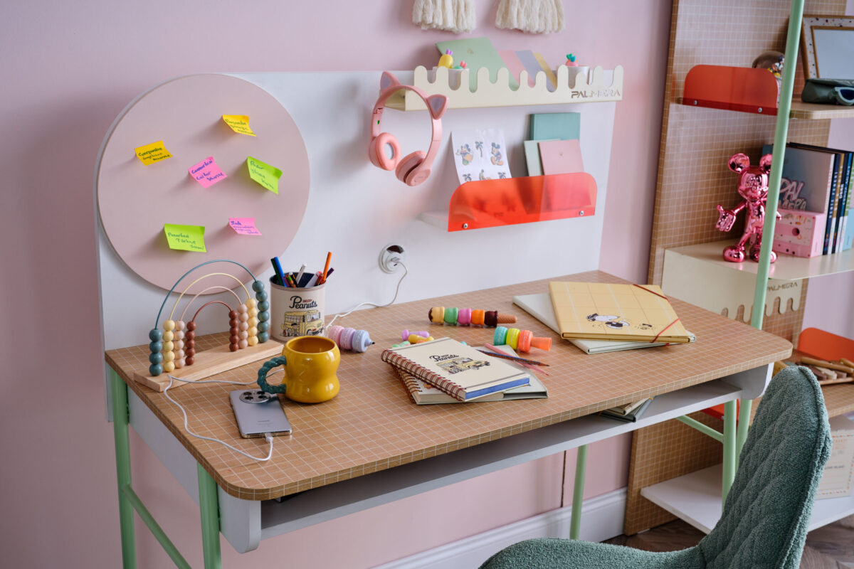 JOLLY YOUNG ROOM (9)