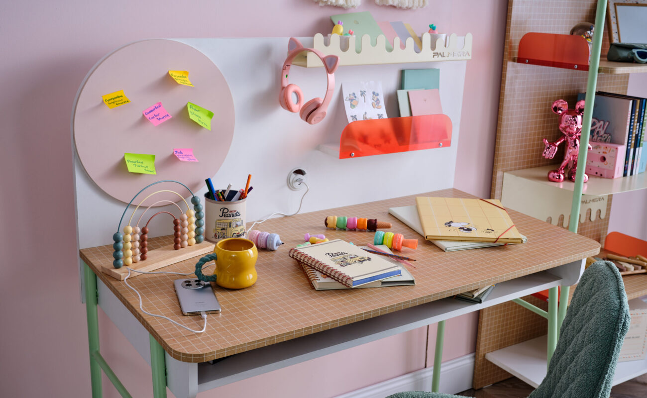 JOLLY YOUNG ROOM (9)
