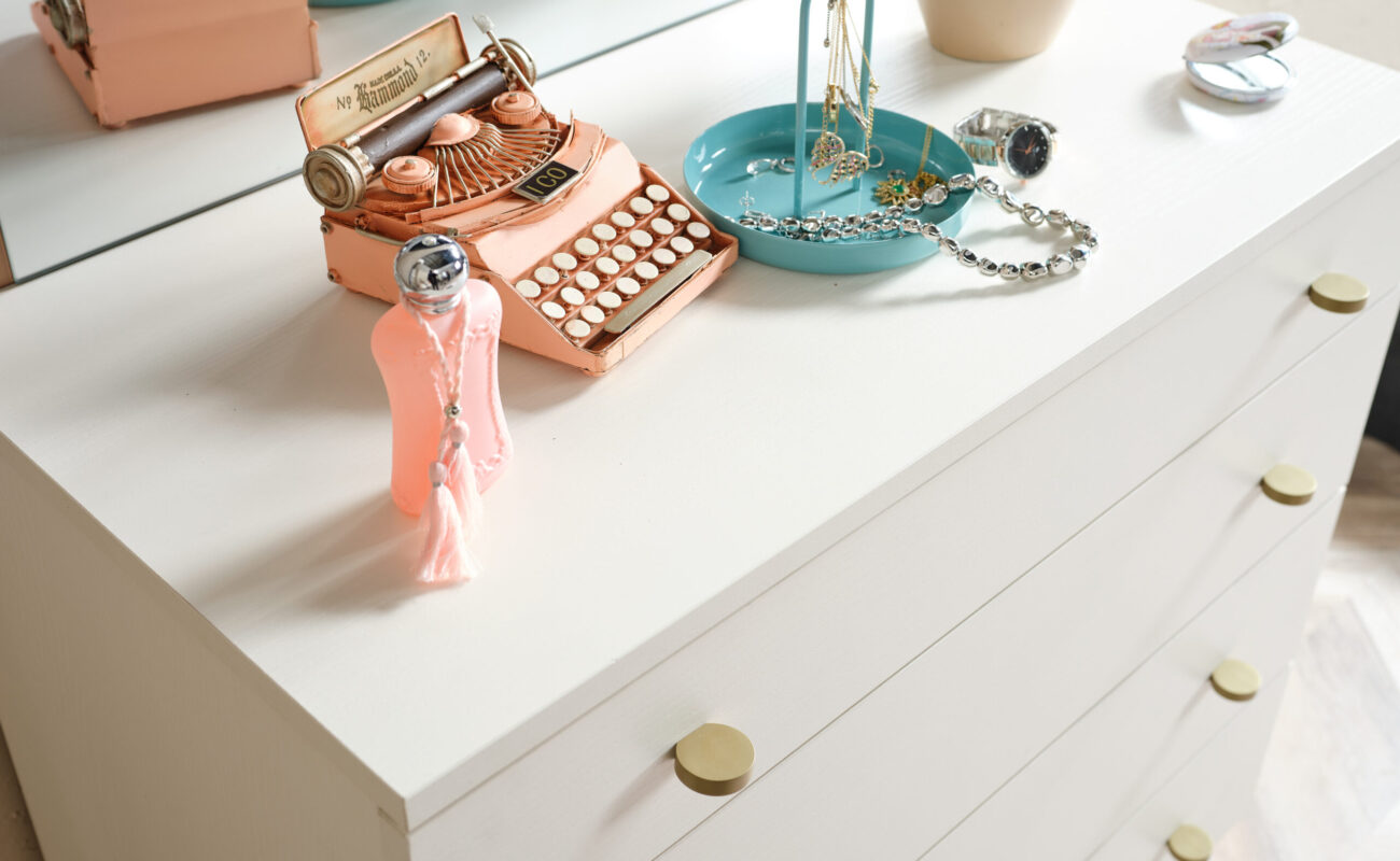 LORENA YOUNG ROOM (5)