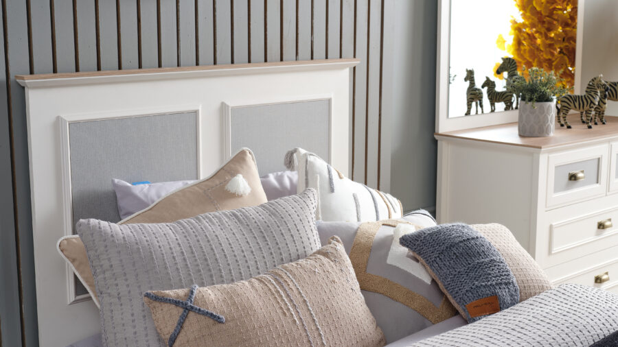 ODESSA YOUNG ROOM (12)