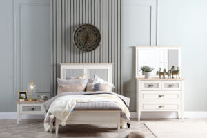 ODESSA YOUNG ROOM (2)