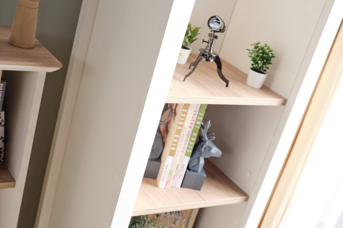 ODESSA YOUNG ROOM (7)